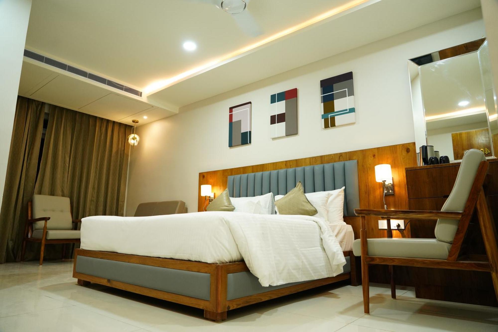 Hotel Pasupala Inn 아난타푸르 외부 사진