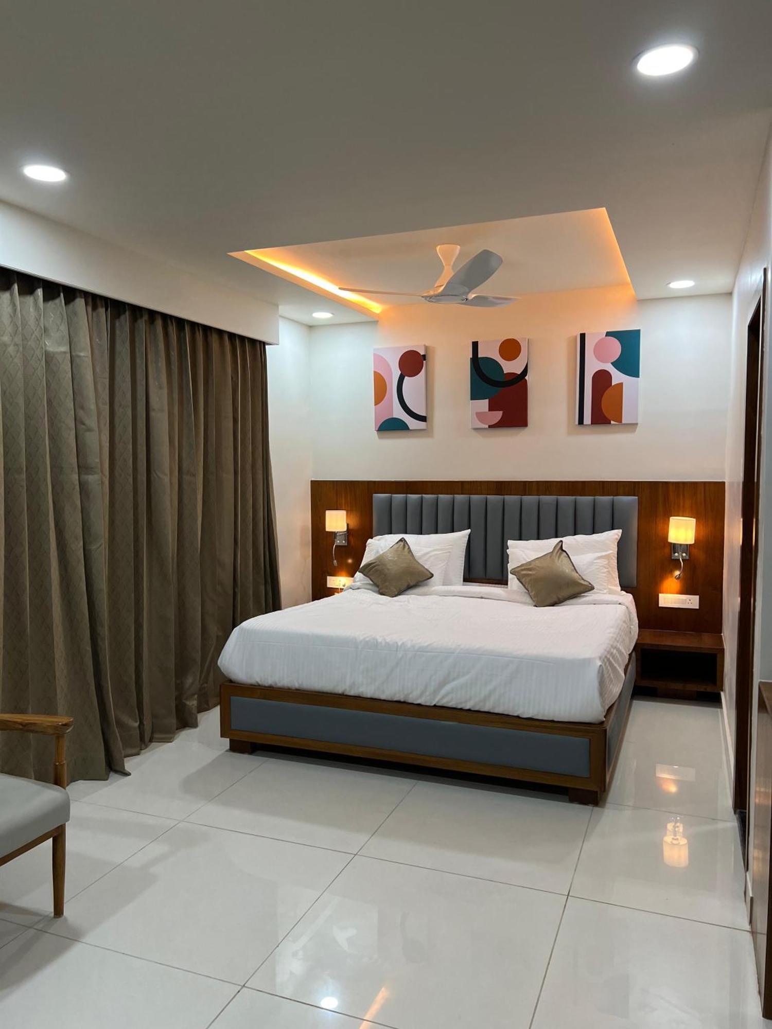 Hotel Pasupala Inn 아난타푸르 외부 사진